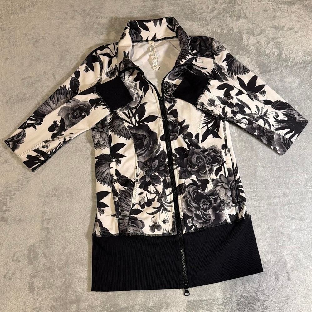 Limited Edition Lululemon Japanese Floral Zip Jacket | Black & White | Size 4